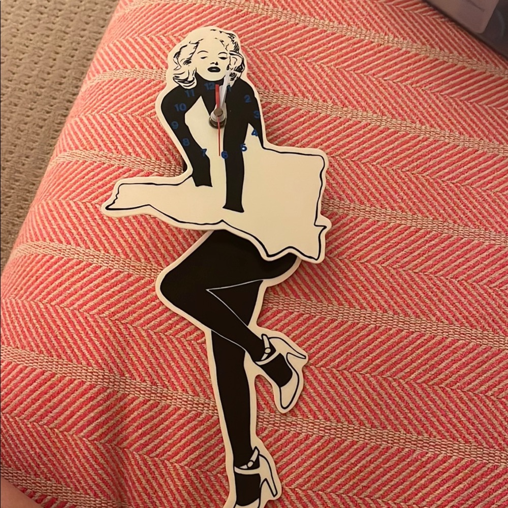 Marilyn Monroe Silhouette Wall Clock - Black and White